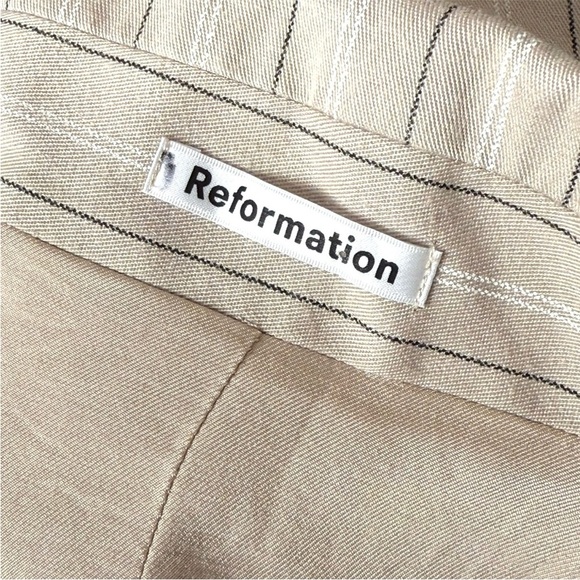REFORMATION Beige Pinstripe Recycled Fabric Cropped Relaxed Fit Blazer Jacket XS - Picture 5 of 6